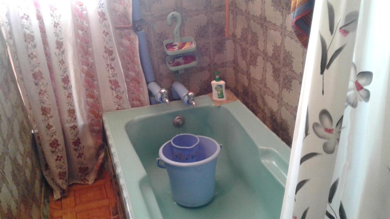 לינה וארוחת בוקר Srīnagar Houseboat Dunhill חדר תמונה